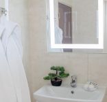 Люкс з сауною та гідромасажним басейном/джакузі